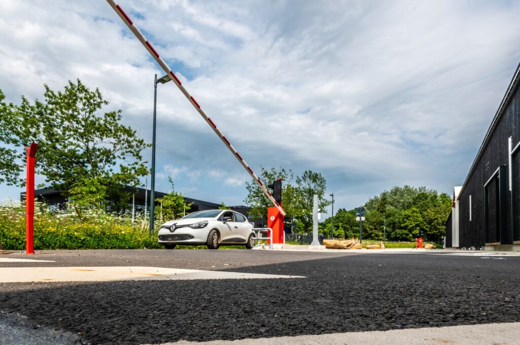 Contrôle d'accès à l'entrée d'une déchèterie